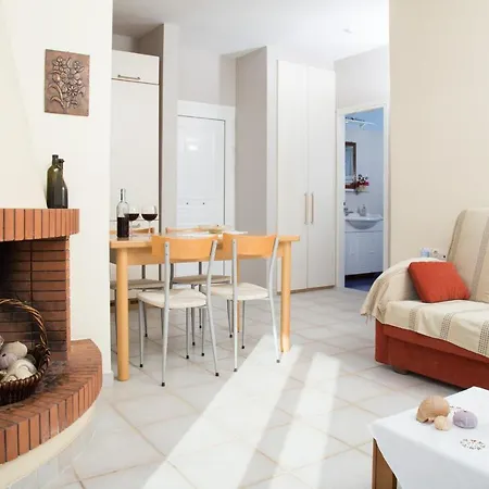 Apartamento Steps From Sea Cozy Flat
